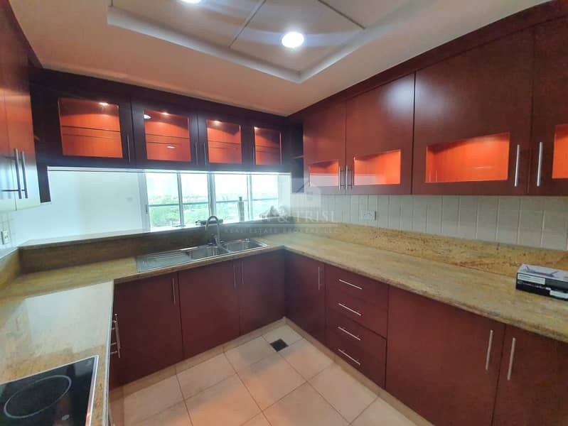 5 Spasious 3 BR | FULL GOLF View | Bright and Clean | Chiller Free