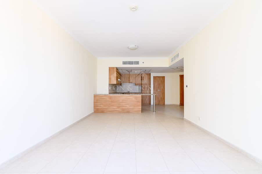 3BR Apartment / Community View / Unfurnished