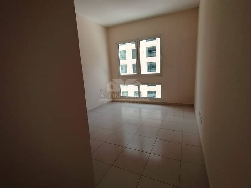 3 1 month free specious 1BR huge balcony
