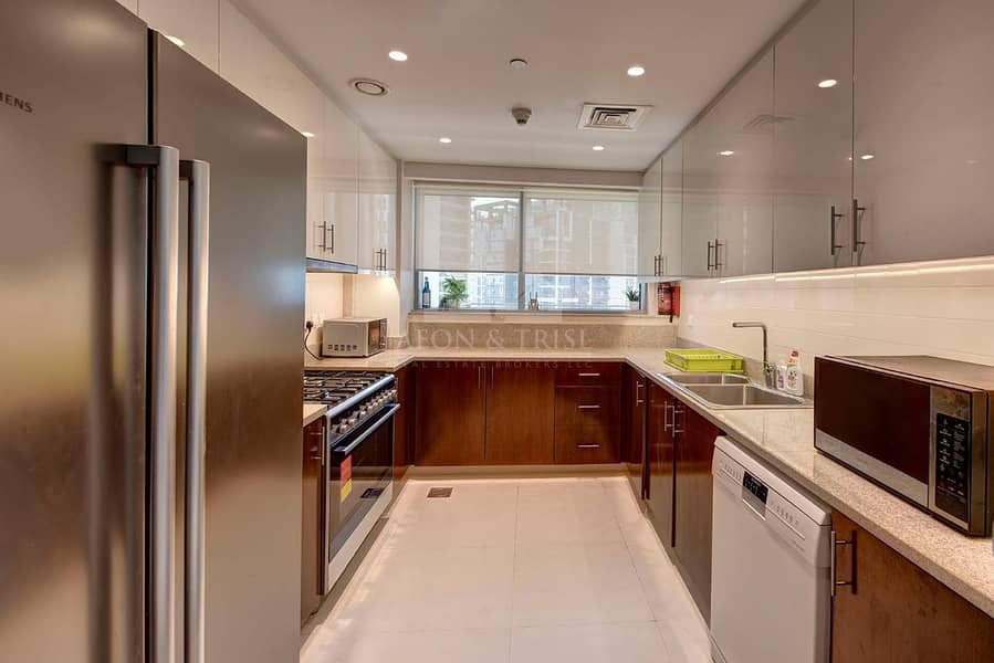 14 Elegant Fully Furnished 2 Bed | BLVD Crescent - Downtown