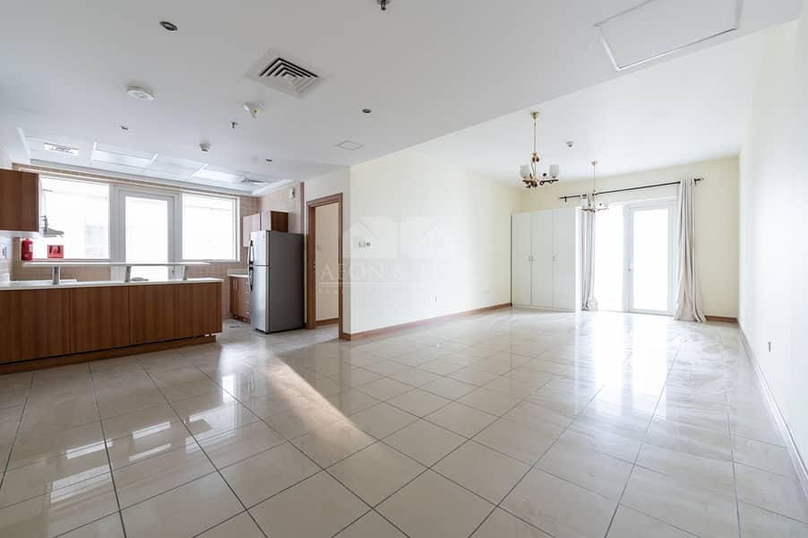 6 Sea View | 2 BR Apartment on high floor  | Vacant