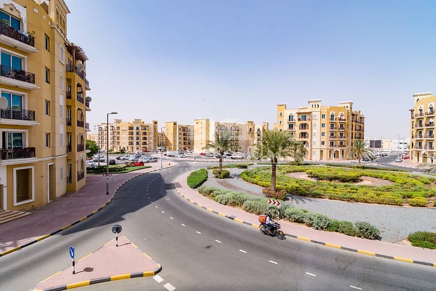 9 Unfurnished | Vacant | 1 Bedroom with Balcony | Emirates Cluster