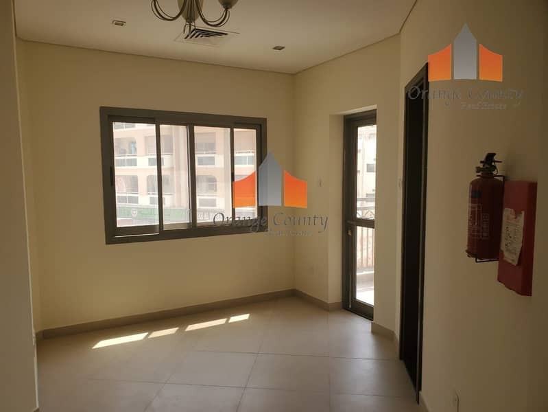2 BEAUTIFUL STUDIO WITH BALCONY AT CONVENIENT PRICE.
