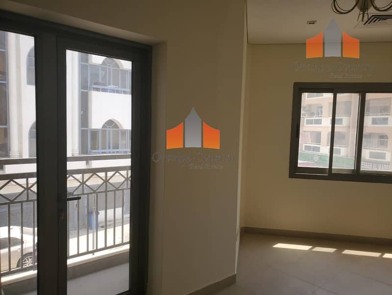 3 BEAUTIFUL STUDIO WITH BALCONY AT CONVENIENT PRICE.