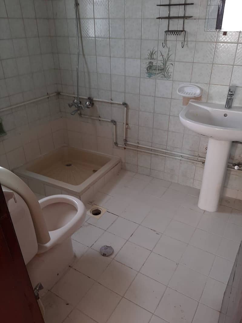 3 1 Bedroom available in Abu Hail