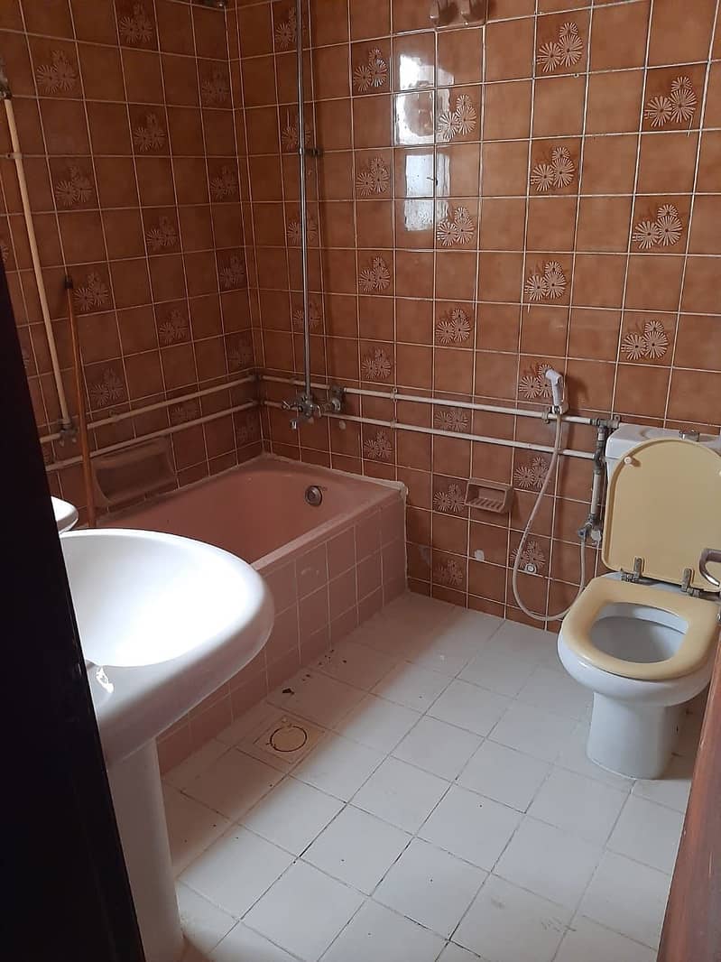 12 1 Bedroom available in Abu Hail