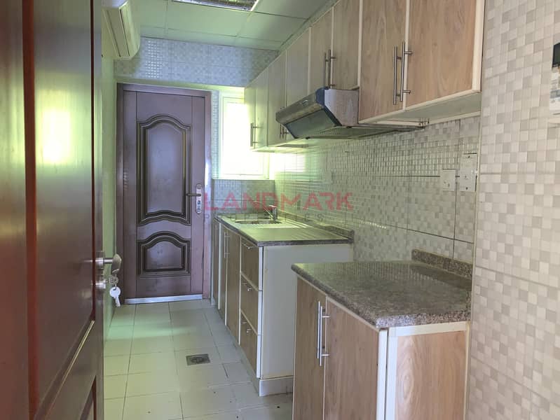 7 Well Maintained 9BR Villa For Rent In Hor Al And