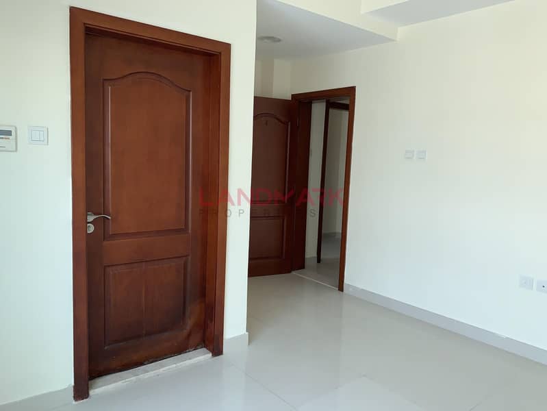 8 Well Maintained 9BR Villa For Rent In Hor Al And