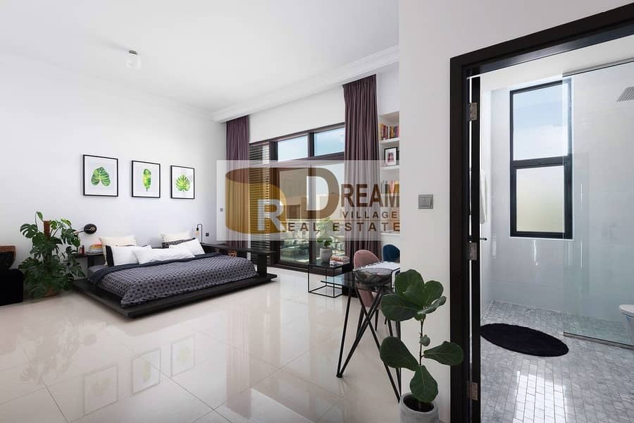 4 Luxurious5 bedroom villa plus maid room with huge plot !! (WAIT YOU )