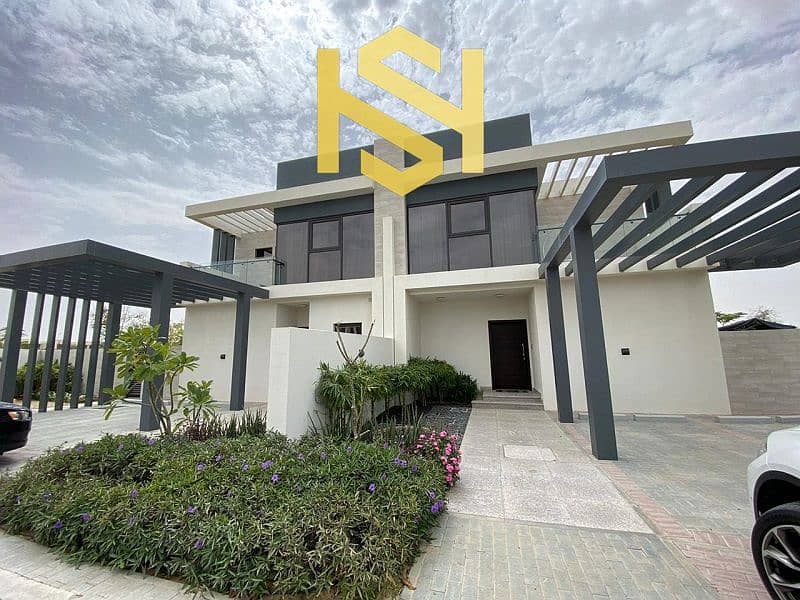 Amazing opportunity! 10% contract payment and now own a luxury villa in a prime location in Dubai