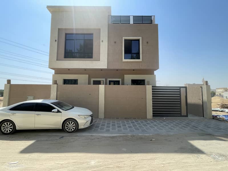 For sale, villa in Al-Helio, freehold, for all nationalities, at a snapshot price, opposite the mosque, 100% bank financing