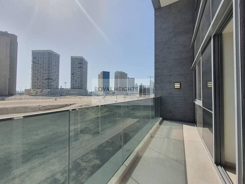 Bright 3BR+M Townhouse | Balcony | Storage Room Bright 3BR+M Townhouse | Balcony | Storage Room