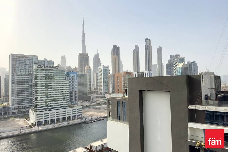 Burj Khalifa and Canal View | Private Jacuzzi