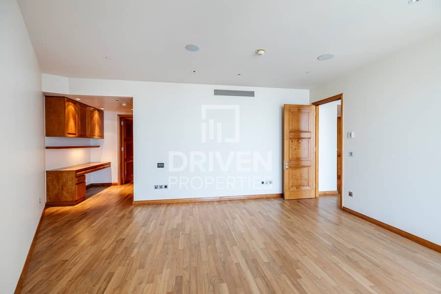Upgraded Unit | Splendid View | Spacious Upgraded Unit | Splendid View | Spacious