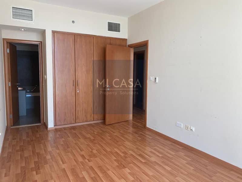 3 HOT DEAL! SPACIOUS APARTMENT WITH MAIDS ROOM!