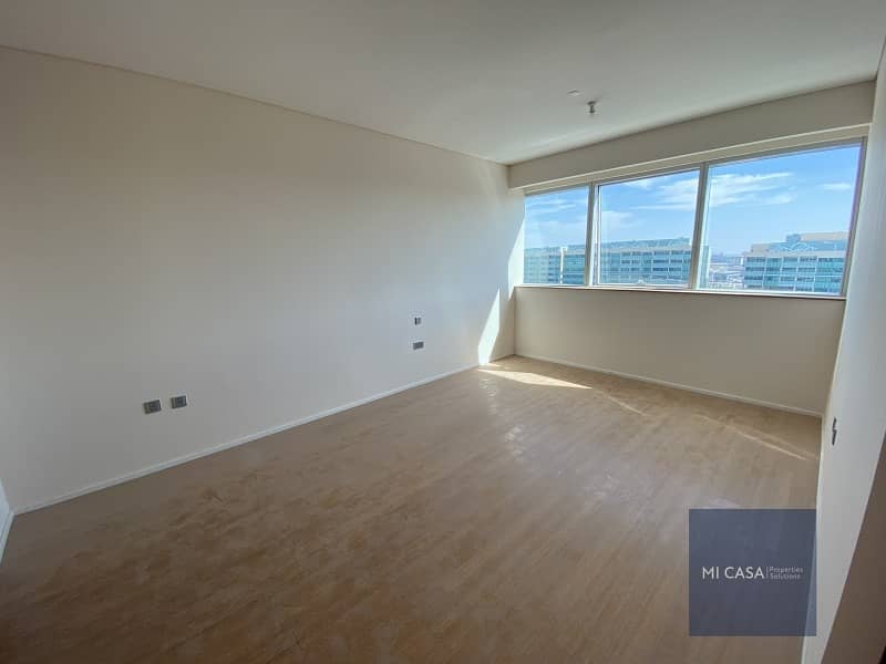 9 Available Amazing canal and city view | High Floor