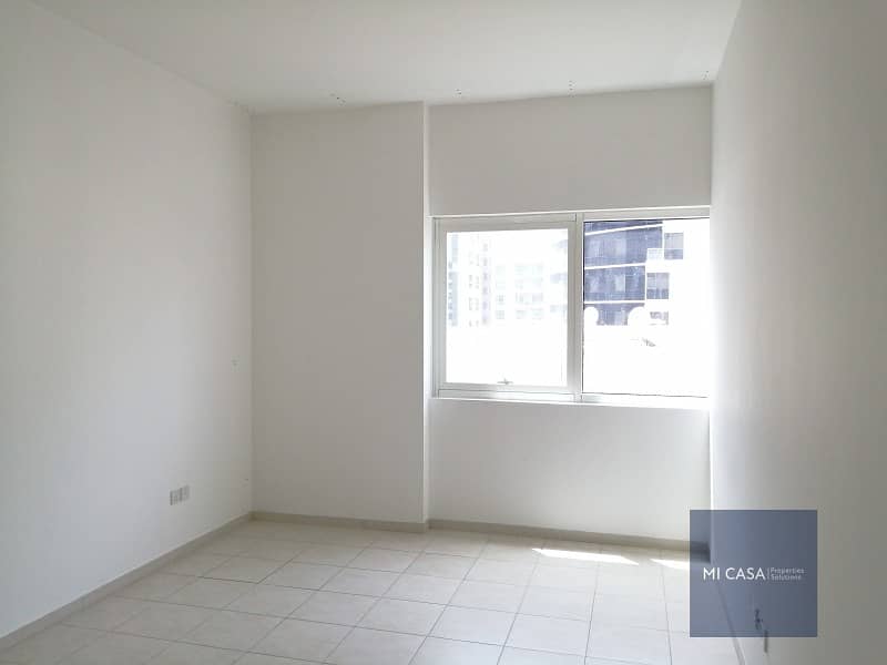 6 Spacious and well maintained + maid's room
