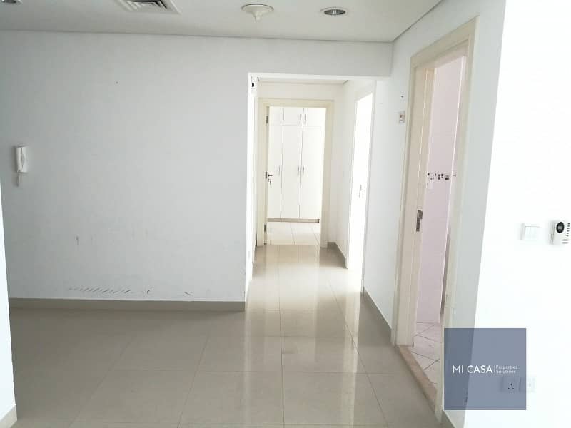 9 Spacious and well maintained + maid's room