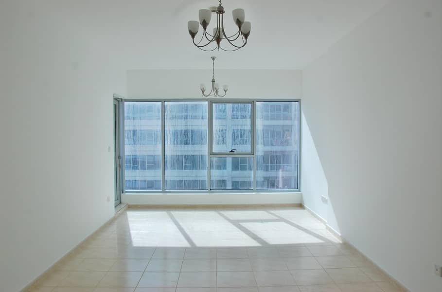 Beautiful View 1bed Apartment With Balcony in Skycourts Towers