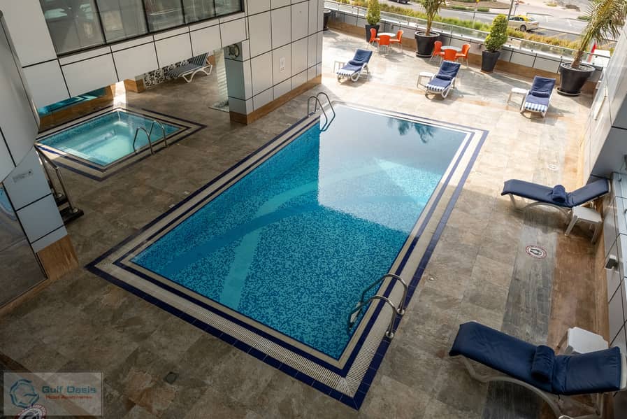 5 SWIMMING POOL & JACUZZI