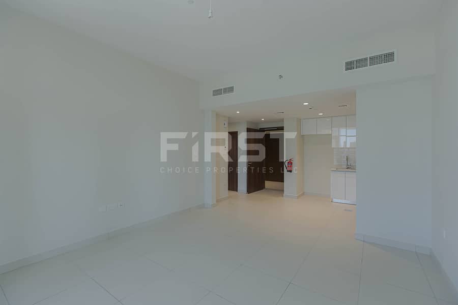4 Internal Photo of 1 Bedroom Apartment in Reflection Shams Abu Dhabi Al Reem Island Abu Dhabi UAE (5). jpg