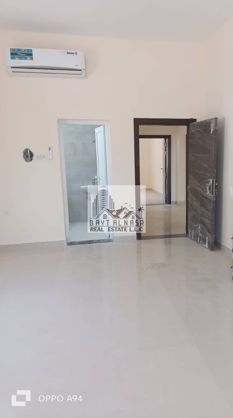 Spacious 5 Bedroom Hall Villa Available For Rent in Al-Mowaihat 2