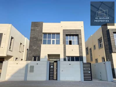 Modern villa directly near the mosque on Sheikh Mohammed bin Zayed Road, with super deluxe finishes and personal construction, with free ownership for