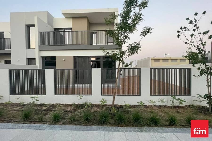 Corner unit/ Large Plot/ Single Row Corner unit/ Large Plot/ Single Row