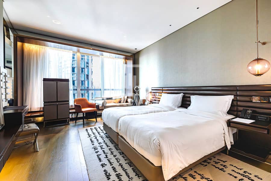 Luxurious | Fully Furnished | High Floor Luxurious | Fully Furnished | High Floor
