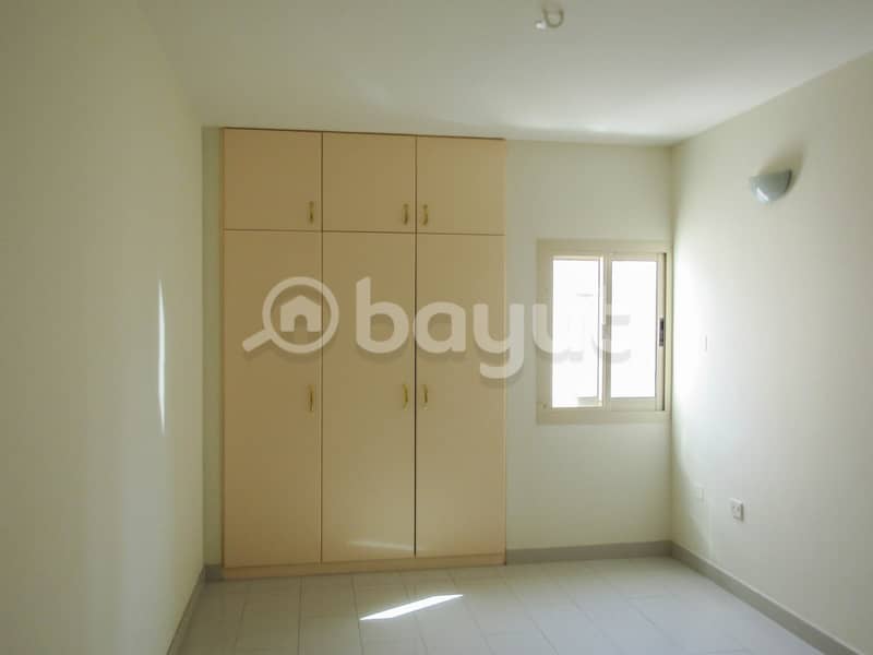 5 ONE MONTH FREE/WELL MAINTAINED 2 BHK  Flat for Family