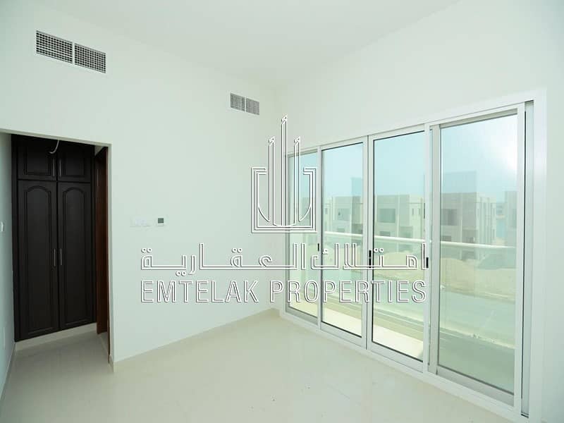 Easy access to the beach villa in Island in Fujeirah