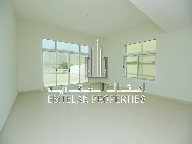 2 Easy access to the beach villa in Island in Fujeirah