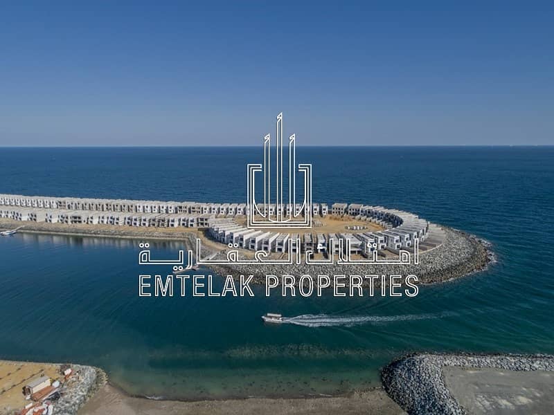5 Easy access to the beach villa in Island in Fujeirah