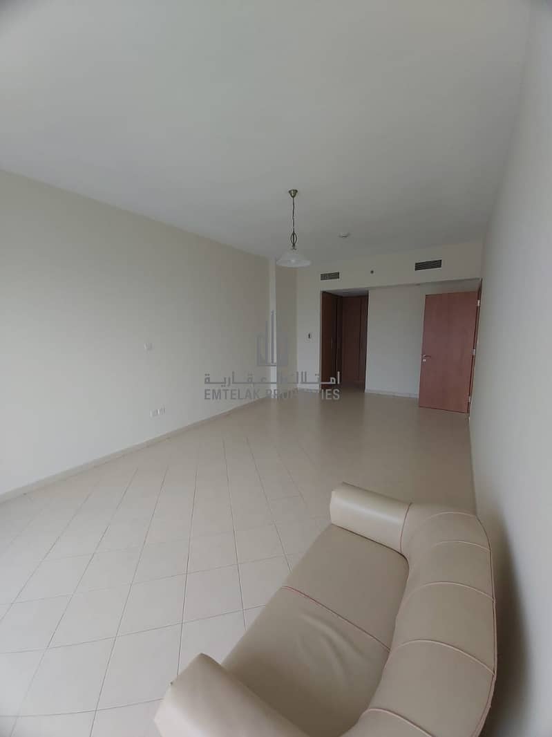 12 Huge & Spacious| 1 Bed Room | Vacant