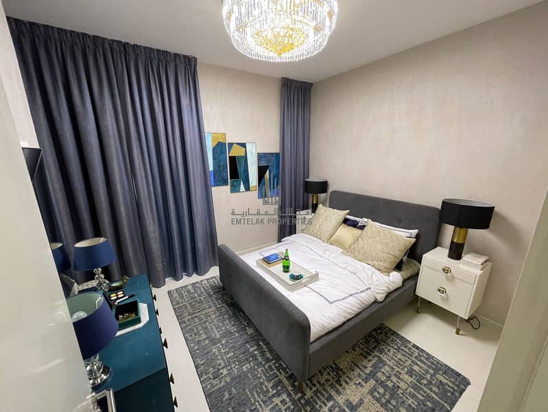 5 luxury 5bd villa with maid room instalment 10years