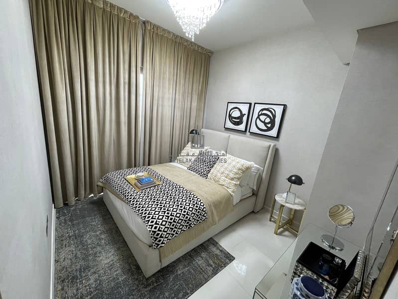 22 luxury 5bd villa with maid room instalment 10years