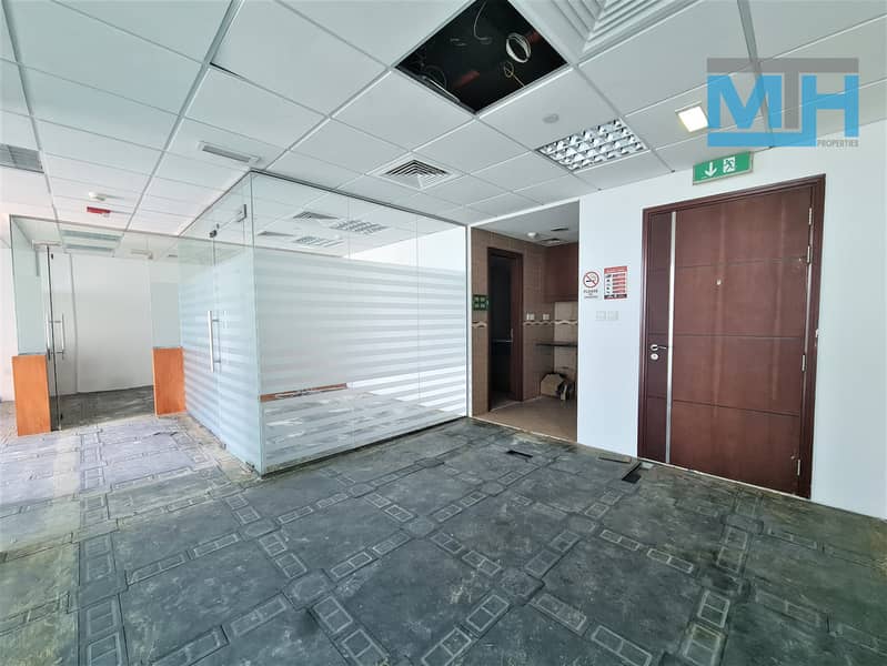Vacant | Fitted | Mid floor| unfurnished