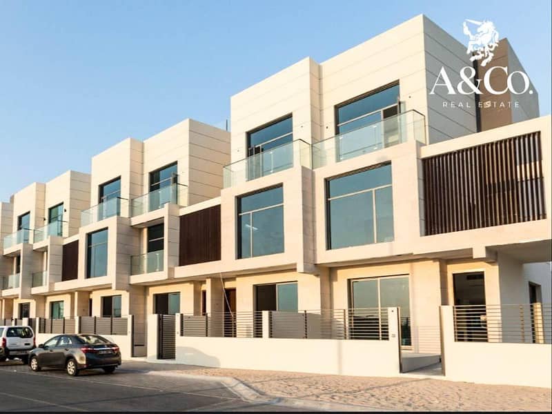 Corner Unit | Landscaped | Park Facing Corner Unit | Landscaped | Park Facing