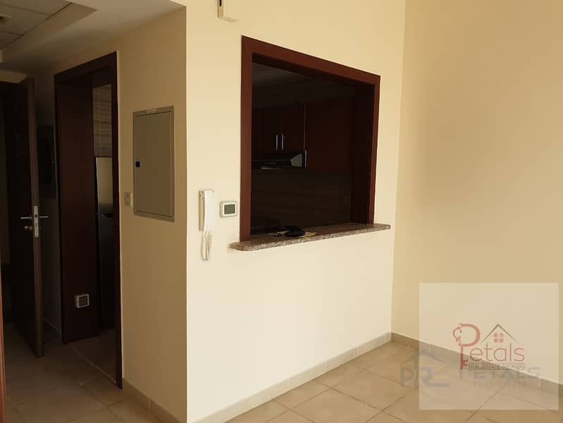 8 REDUCED PRICE IN 12 CHEQUES QASR SABAH 1B/ROOM WITH BALCONY\