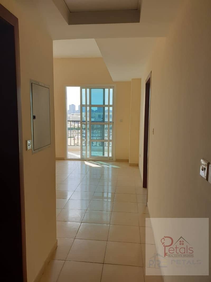12 REDUCED PRICE IN 12 CHEQUES QASR SABAH 1B/ROOM WITH BALCONY\