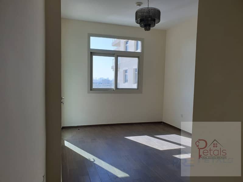 4 NEAR METRO|POOL VIEW|ONE BED ROOM