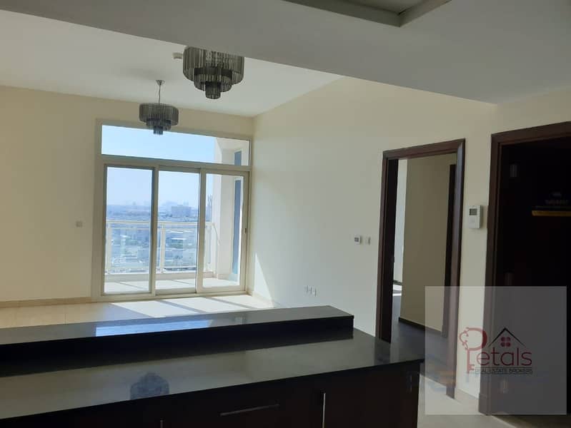 5 NEAR METRO|POOL VIEW|ONE BED ROOM