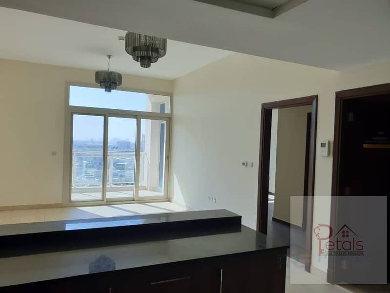 5 NEAR METRO|POOL VIEW|ONE BED ROOM