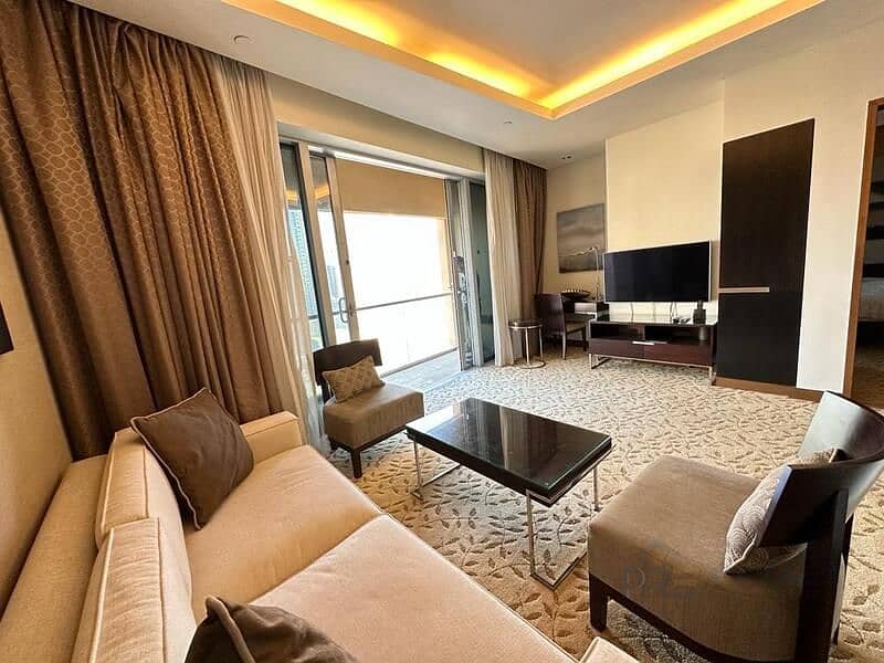 位于迪拜市中心，迪拜谦恭购物中心 1 卧室的公寓 155000 AED - 7547572