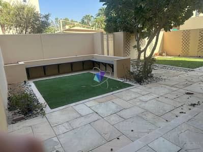 تاون هاوس 5 غرف نوم للبيع في حدائق الراحة، أبوظبي - 896c41a2-35b2-470d-8210-47d4b4b67d78. jpg