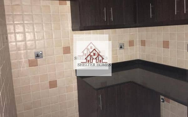 5 Great Offer ! Spacious 1BR Apt W/ Balcony !!