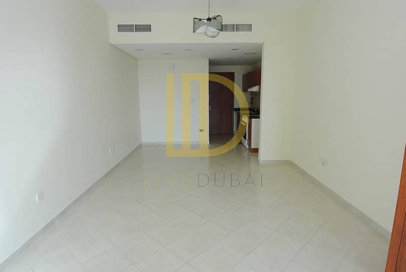 4 With Parking Ready to move in Higher Floor HL
