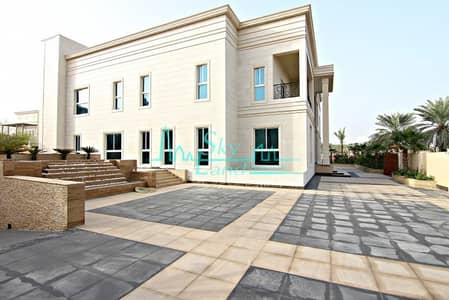 BRAND NEW 6 BEDROOM VILLA IN EMIRATES HILLS BRAND NEW 6 BEDROOM VILLA IN EMIRATES HILLS
