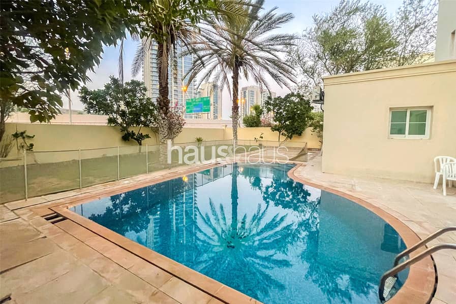 PRICE DROP Well Maintained | Type 5 | Skyline view PRICE DROP Well Maintained | Type 5 | Skyline view
