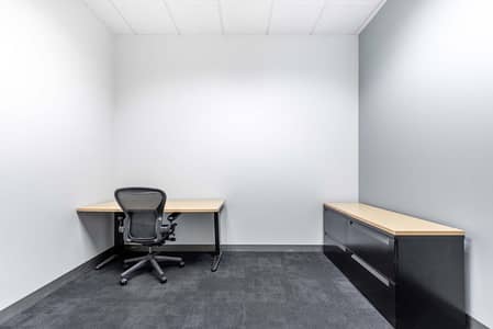Office for Rent in Al Maryah Island, Abu Dhabi - Find office space in Abu Dhabi, Al Maqam Tower for 5 persons with everything taken care of